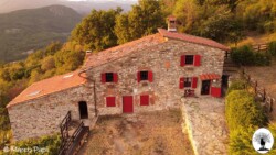 Casa Bastone vista frontale drone