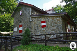 Rifugio Pacini vista di lato